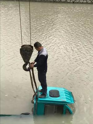 打捞汽车