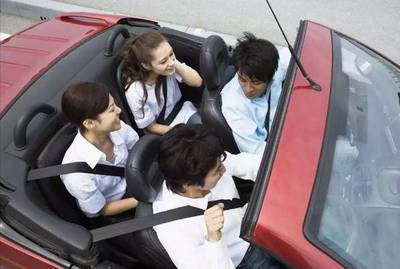 大学生的汽车